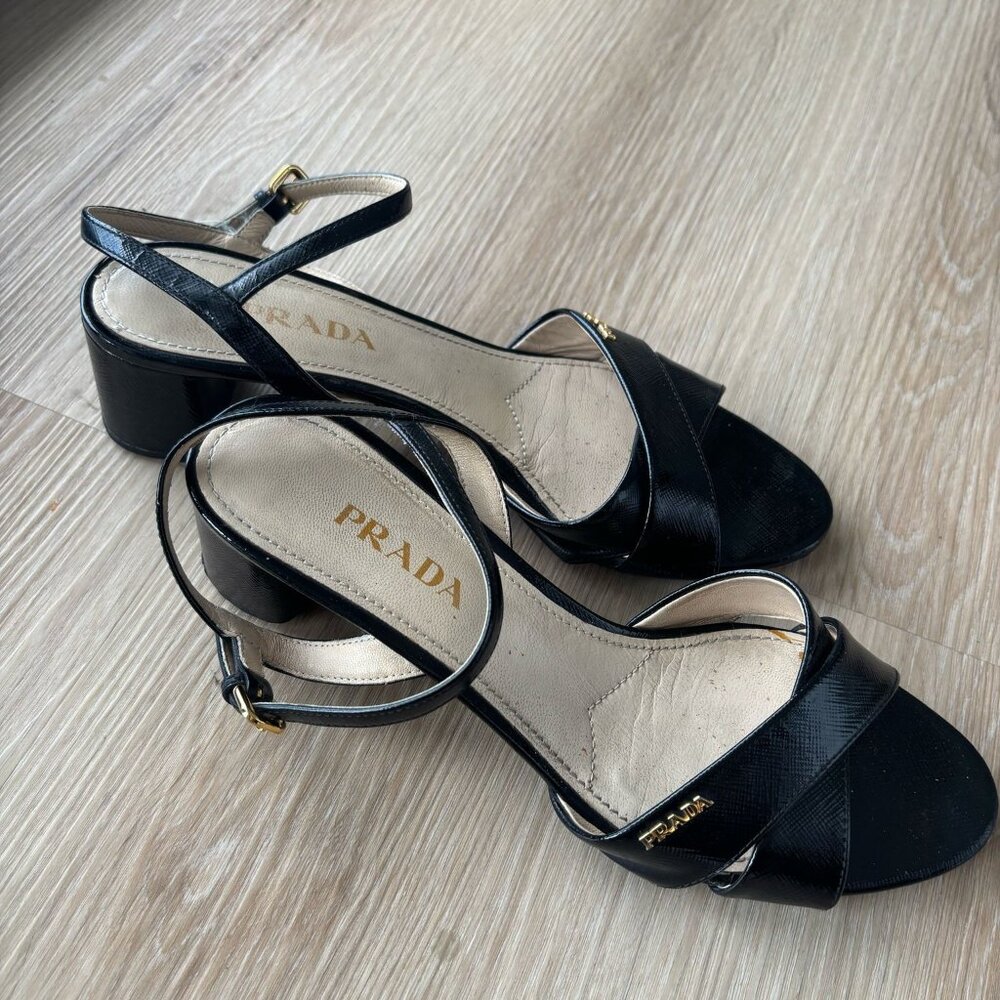 Prada Pumps